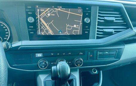 Volkswagen Caravelle T6 рестайлинг, 2019 год, 3 250 000 рублей, 15 фотография