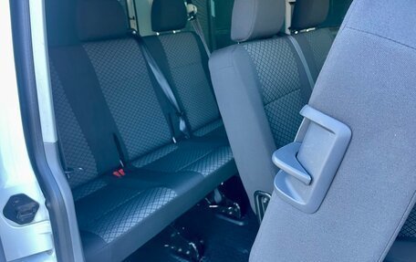 Volkswagen Caravelle T6 рестайлинг, 2019 год, 3 250 000 рублей, 12 фотография
