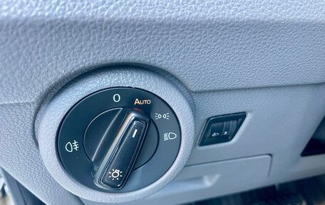 Volkswagen Caravelle T6 рестайлинг, 2019 год, 3 250 000 рублей, 19 фотография