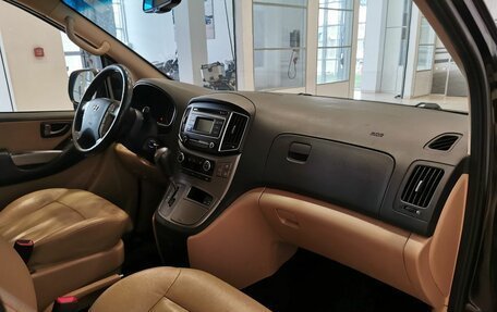 Hyundai H-1 II рестайлинг, 2018 год, 2 375 000 рублей, 13 фотография