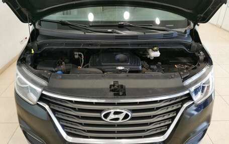 Hyundai H-1 II рестайлинг, 2018 год, 2 375 000 рублей, 11 фотография