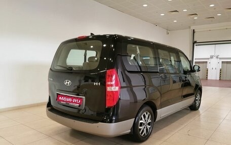 Hyundai H-1 II рестайлинг, 2018 год, 2 375 000 рублей, 2 фотография