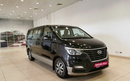 Hyundai H-1 II рестайлинг, 2018 год, 2 375 000 рублей, 3 фотография