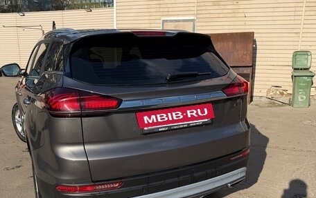 Geely Atlas, 2022 год, 1 700 000 рублей, 4 фотография