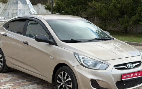 Hyundai Solaris II рестайлинг, 2011 год, 490 000 рублей, 1 фотография