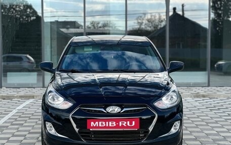 Hyundai Solaris II рестайлинг, 2011 год, 680 000 рублей, 2 фотография