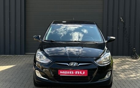 Hyundai Solaris II рестайлинг, 2011 год, 680 000 рублей, 19 фотография