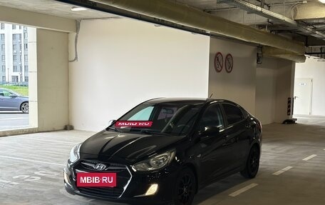 Hyundai Solaris II рестайлинг, 2011 год, 680 000 рублей, 23 фотография