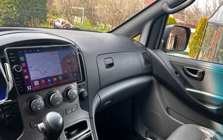 Hyundai H-1 II рестайлинг, 2011 год, 1 160 000 рублей, 4 фотография