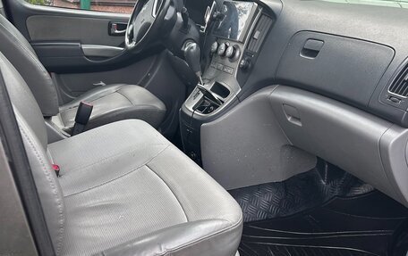 Hyundai H-1 II рестайлинг, 2011 год, 1 160 000 рублей, 9 фотография