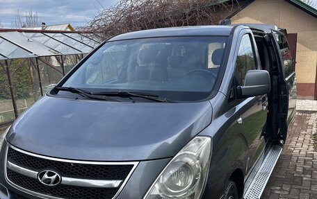 Hyundai H-1 II рестайлинг, 2011 год, 1 160 000 рублей, 11 фотография