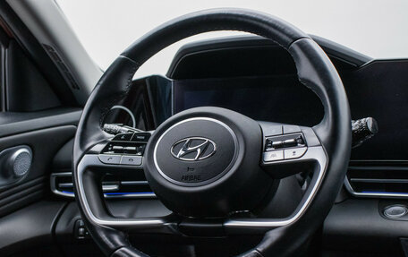 Hyundai Elantra, 2021 год, 2 410 000 рублей, 15 фотография