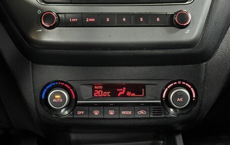 KIA Rio III рестайлинг, 2015 год, 920 000 рублей, 20 фотография