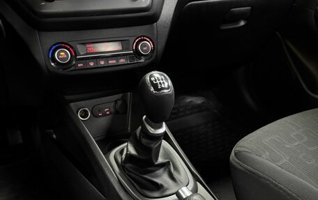 KIA Rio III рестайлинг, 2015 год, 920 000 рублей, 21 фотография