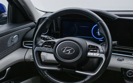 Hyundai Elantra, 2022 год, 2 530 000 рублей, 15 фотография