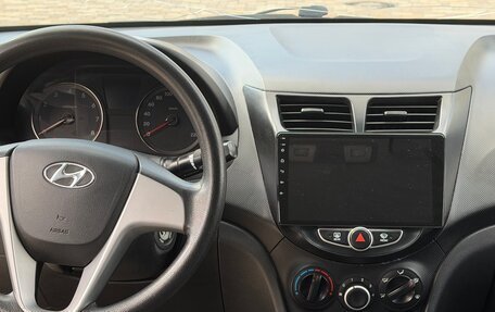 Hyundai Solaris II рестайлинг, 2011 год, 490 000 рублей, 9 фотография