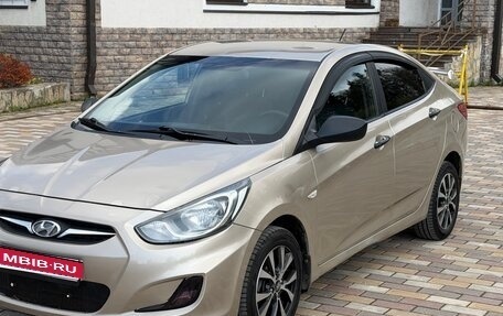 Hyundai Solaris II рестайлинг, 2011 год, 490 000 рублей, 2 фотография