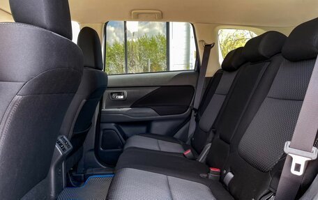 Mitsubishi Outlander III рестайлинг 3, 2020 год, 2 469 000 рублей, 10 фотография