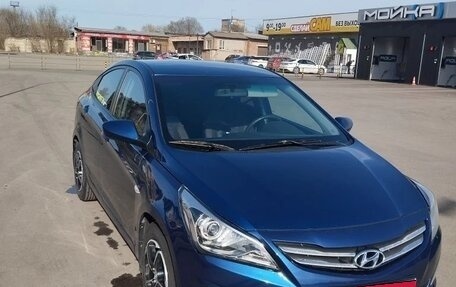 Hyundai Solaris II рестайлинг, 2015 год, 1 050 000 рублей, 1 фотография
