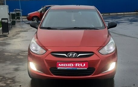 Hyundai Solaris II рестайлинг, 2013 год, 700 000 рублей, 1 фотография