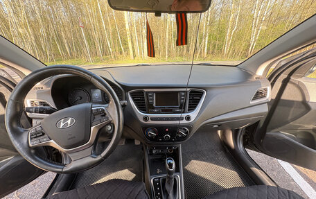 Hyundai Solaris II рестайлинг, 2018 год, 1 300 000 рублей, 11 фотография