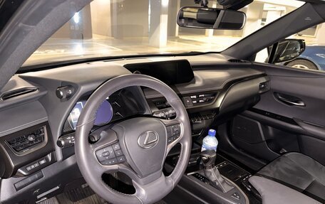 Lexus UX I, 2021 год, 3 300 000 рублей, 15 фотография