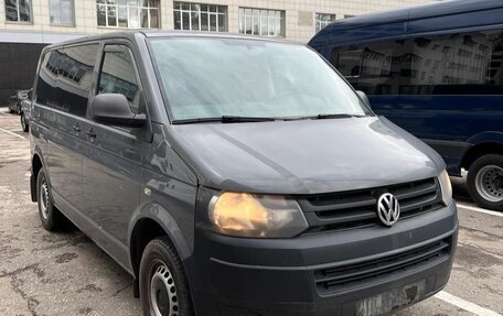 Volkswagen Caravelle T5, 2014 год, 2 200 000 рублей, 4 фотография