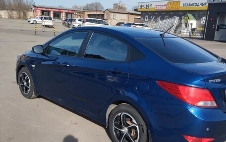 Hyundai Solaris II рестайлинг, 2015 год, 1 050 000 рублей, 3 фотография