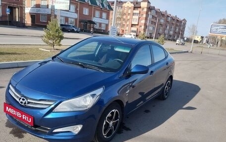 Hyundai Solaris II рестайлинг, 2015 год, 1 050 000 рублей, 2 фотография