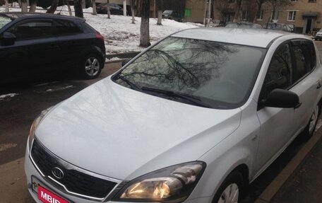 KIA cee'd I рестайлинг, 2010 год, 350 000 рублей, 3 фотография