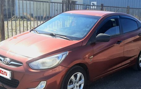 Hyundai Solaris II рестайлинг, 2013 год, 700 000 рублей, 5 фотография