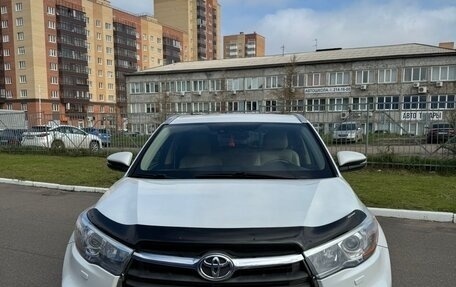 Toyota Highlander III, 2014 год, 2 690 000 рублей, 1 фотография
