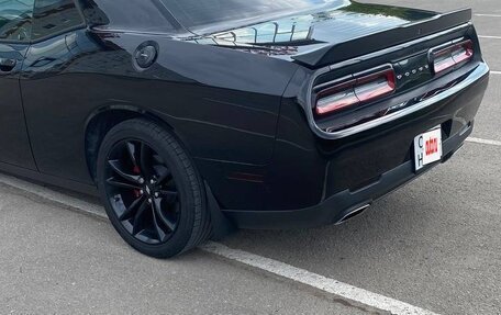 Dodge Challenger III рестайлинг 2, 2018 год, 3 100 000 рублей, 8 фотография