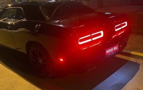 Dodge Challenger III рестайлинг 2, 2018 год, 3 100 000 рублей, 10 фотография