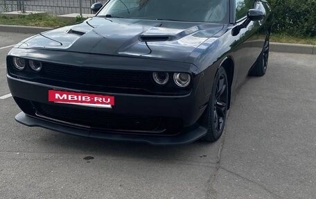 Dodge Challenger III рестайлинг 2, 2018 год, 3 100 000 рублей, 11 фотография