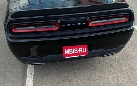Dodge Challenger III рестайлинг 2, 2018 год, 3 100 000 рублей, 7 фотография