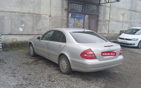 Mercedes-Benz E-Класс, 2002 год, 735 000 рублей, 2 фотография