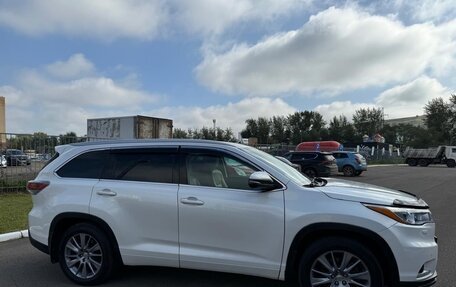 Toyota Highlander III, 2014 год, 2 690 000 рублей, 4 фотография