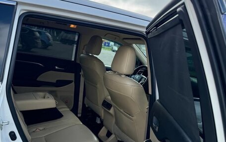 Toyota Highlander III, 2014 год, 2 690 000 рублей, 9 фотография