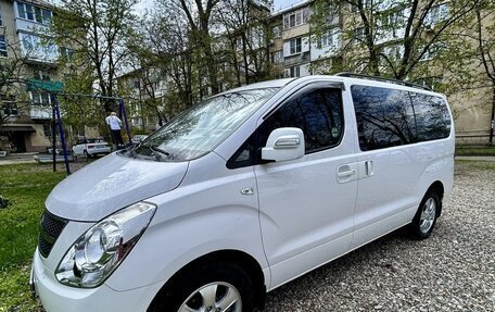 Hyundai Grand Starex Grand Starex I рестайлинг 2, 2015 год, 2 600 000 рублей, 3 фотография