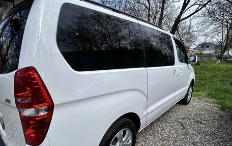 Hyundai Grand Starex Grand Starex I рестайлинг 2, 2015 год, 2 600 000 рублей, 5 фотография