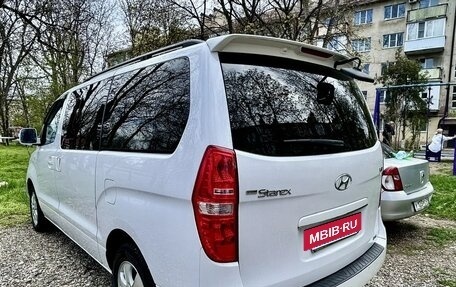Hyundai Grand Starex Grand Starex I рестайлинг 2, 2015 год, 2 600 000 рублей, 6 фотография