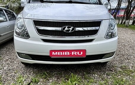 Hyundai Grand Starex Grand Starex I рестайлинг 2, 2015 год, 2 600 000 рублей, 2 фотография
