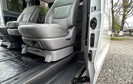 Hyundai Grand Starex Grand Starex I рестайлинг 2, 2015 год, 2 600 000 рублей, 21 фотография