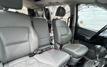 Hyundai Grand Starex Grand Starex I рестайлинг 2, 2015 год, 2 600 000 рублей, 23 фотография