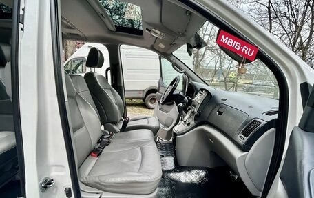 Hyundai Grand Starex Grand Starex I рестайлинг 2, 2015 год, 2 600 000 рублей, 14 фотография