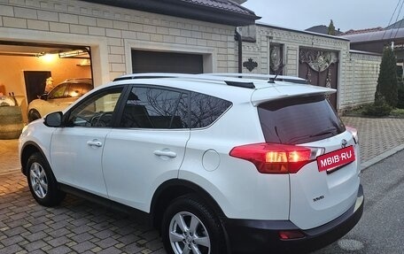 Toyota RAV4, 2014 год, 2 130 000 рублей, 3 фотография