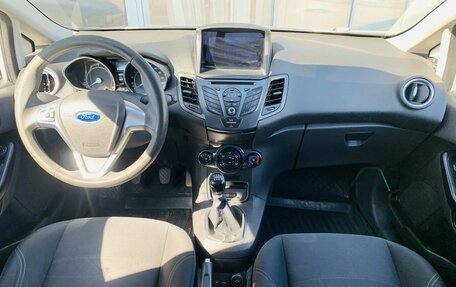 Ford Fiesta, 2015 год, 820 000 рублей, 9 фотография