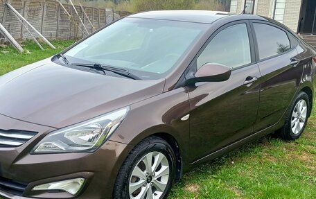 Hyundai Solaris II рестайлинг, 2016 год, 900 000 рублей, 1 фотография