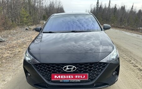 Hyundai Solaris II рестайлинг, 2021 год, 1 300 000 рублей, 1 фотография